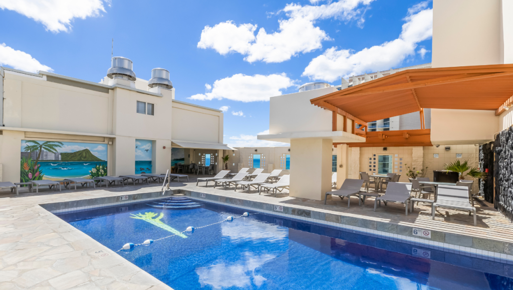 Murals Celebrate Waikiki’s Spirit and Features Local Artist